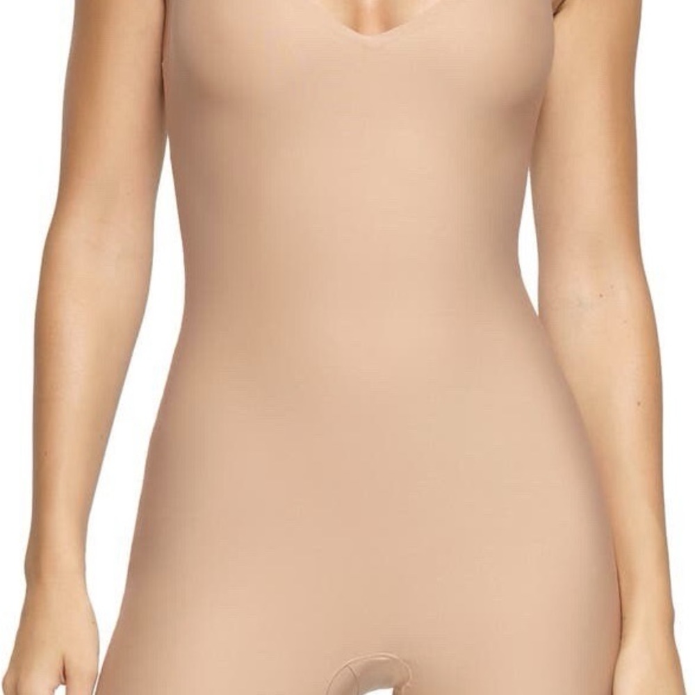 Skims Body - Unlined Plunge Mid Thigh Bodysuit - Size S, Clay